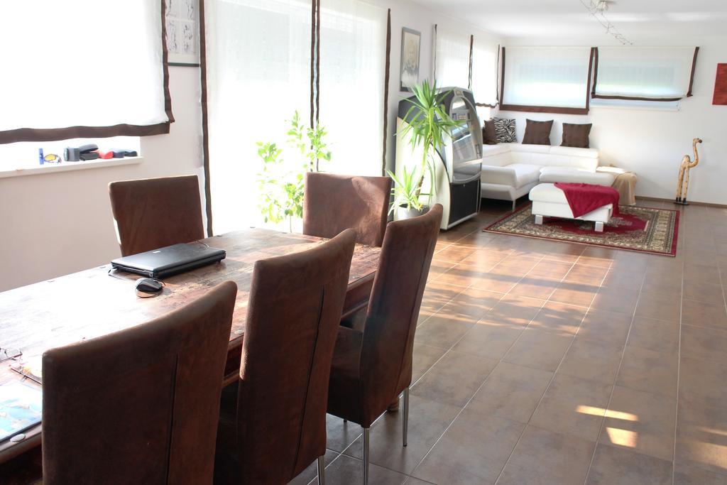 Villa Relax Am See Боденсдорф Номер фото